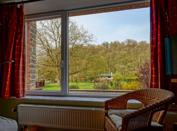 Cost of Fiberglass Window Repair in Shawnee