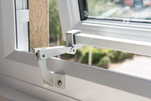 Hinged Window Repair in Shawnee